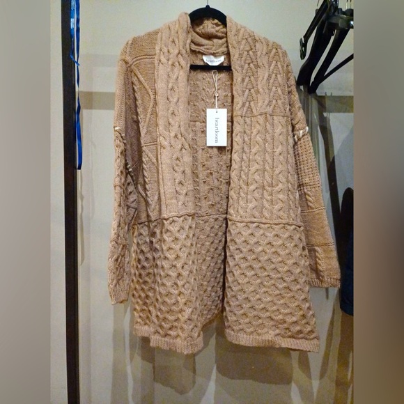 Heartloom Aletta cardi- taupe - Picture 9 of 9